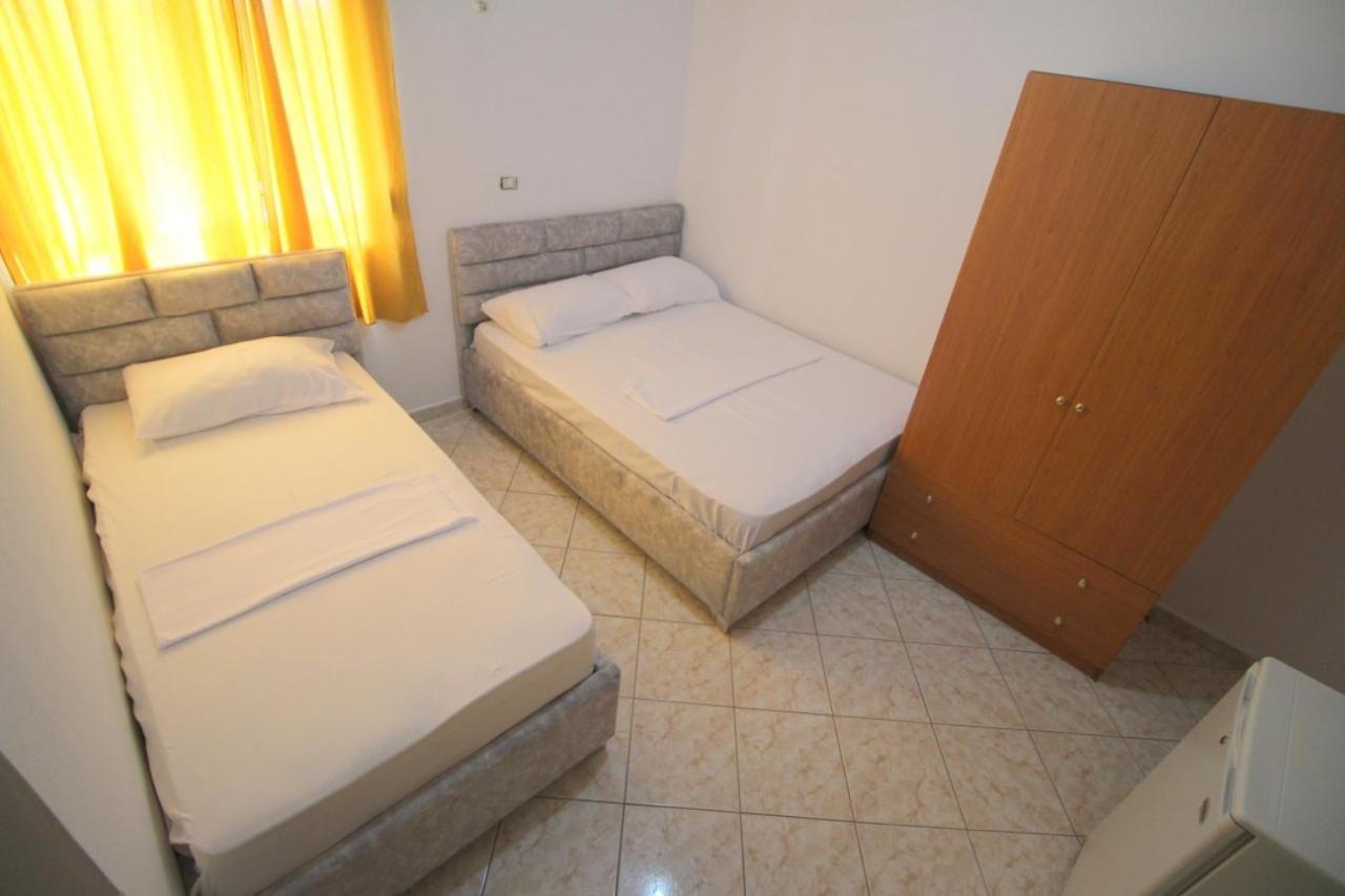 Hotel Vila Vilson Sarandë Rum bild