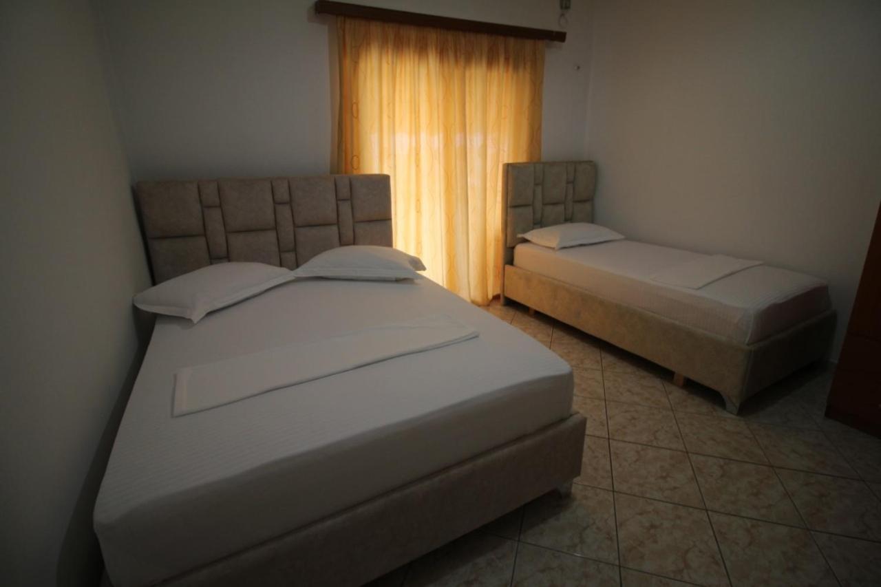 Hotel Vila Vilson Sarandë Rum bild