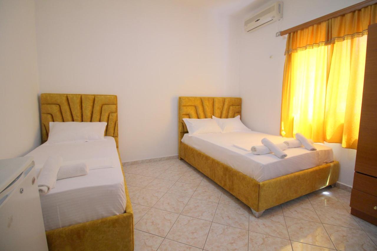 Hotel Vila Vilson Sarandë Exteriör bild